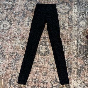 Lululemon wunder cheetah/camo black